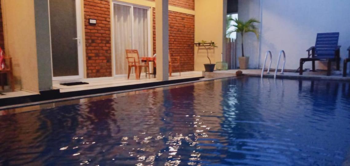 Petit Guest House Negombo Exterior photo